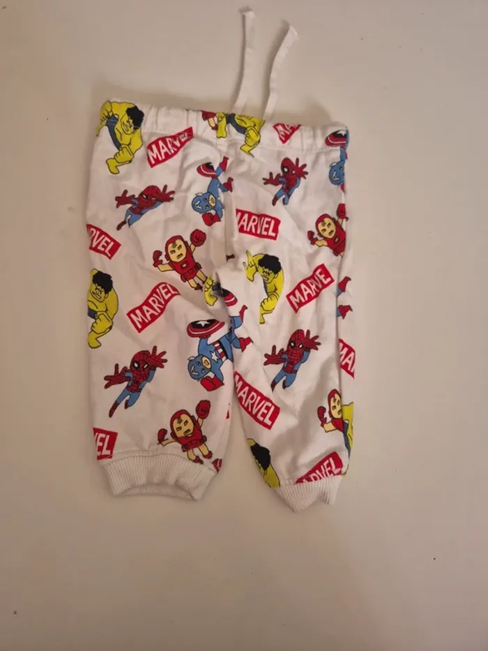 Pantalon marvel 6 mois - photo numéro 3
