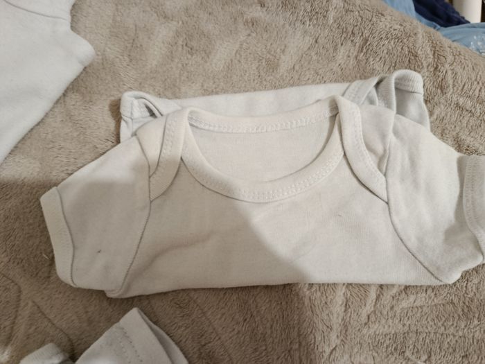 Lots de 5 bodies - photo numéro 3