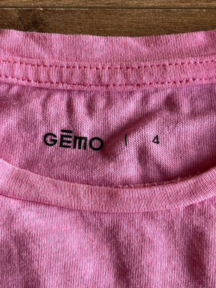 Je vend un haut manche longue fille taille 4 ans très bon état - photo numéro 3