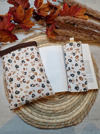 Pochette Livre de Poche + marque Pages