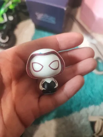 Funko pop mini marvel spider Gwen