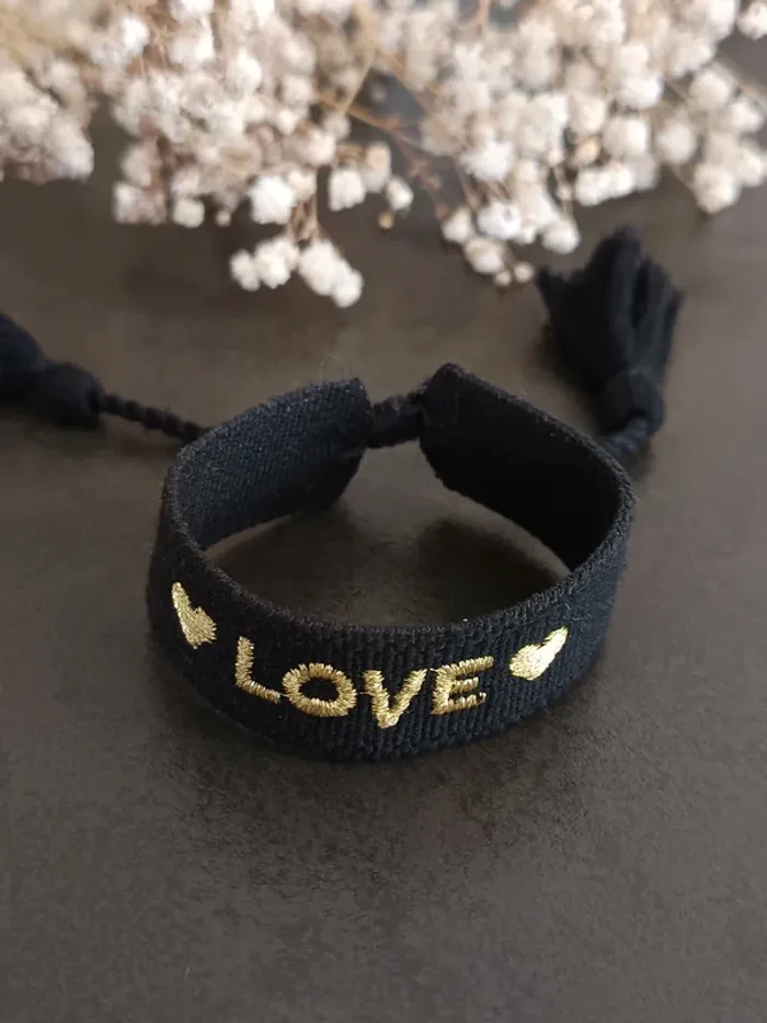 Bracelet tissu noir love or