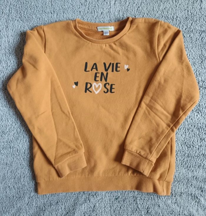 Sweat / Pull à Motifs Coeur " La Vie En Rose " Fille Jaune Moutarde & Noir | 8 Ans - 128 cm 💐🌻 - photo numéro 2