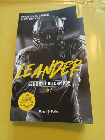 livre leander les dieux du campus 1
