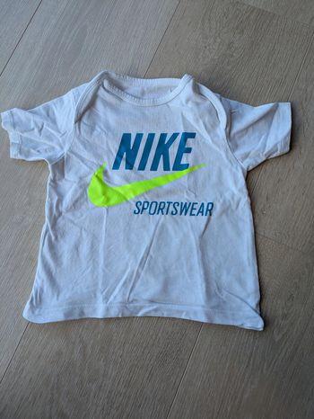Teeshirt Nike 9-12 mois