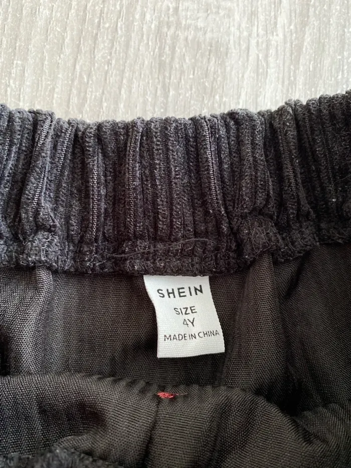 Jupe en velours shein 4 ans - photo numéro 3