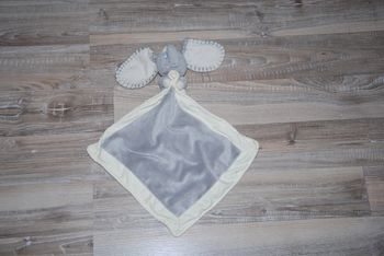 Doudou plat éléphant gris Dumbo mouchoir nicotoy
