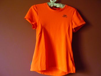 t-shirt fille decathlon 16 ans XS orange fluo sport manches courtes