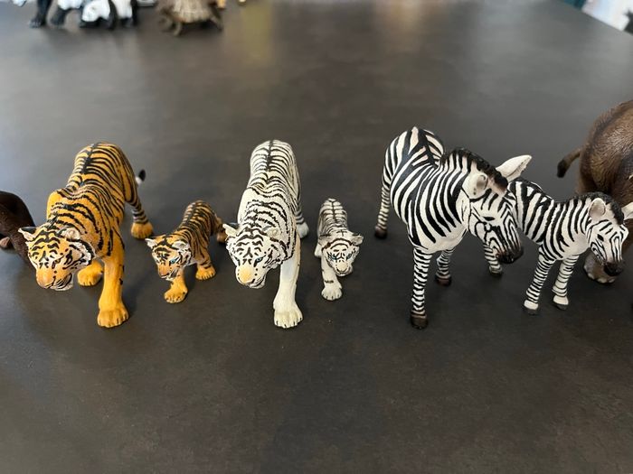 Figurines schleich et papo et tapis zoo - photo numéro 2