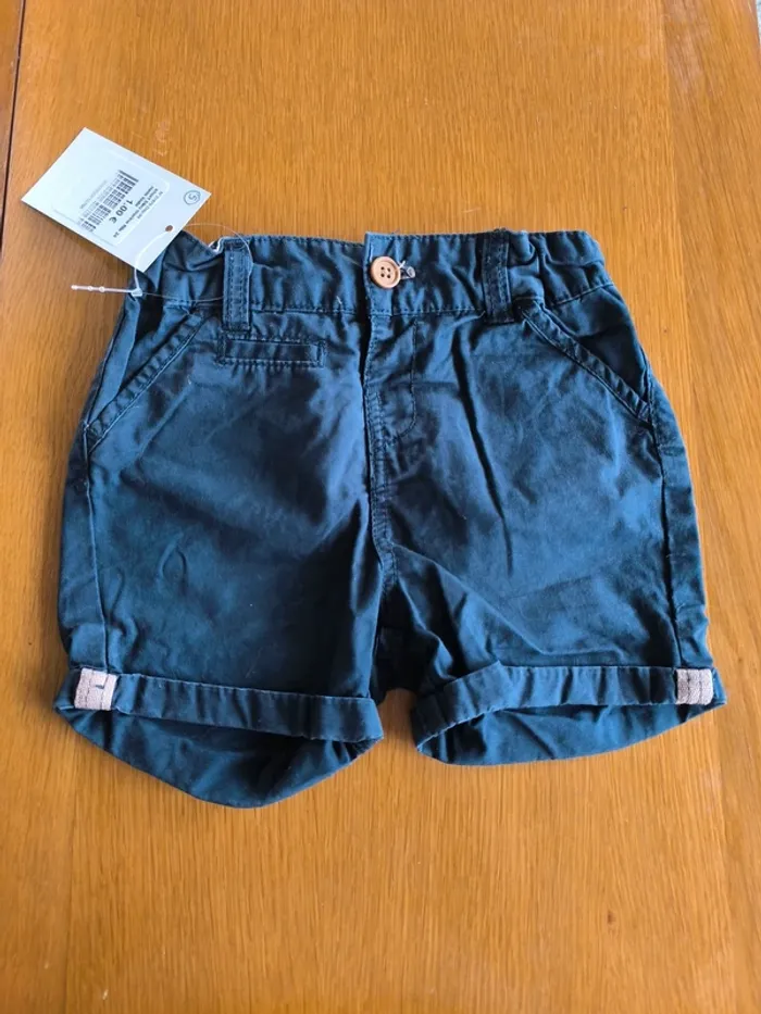 318760 short bleu marine fille 24 mois kiabi