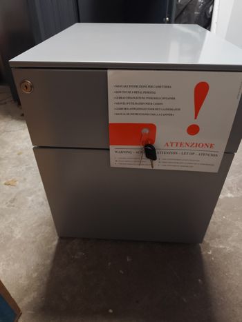 Caisson rangement métallique document 