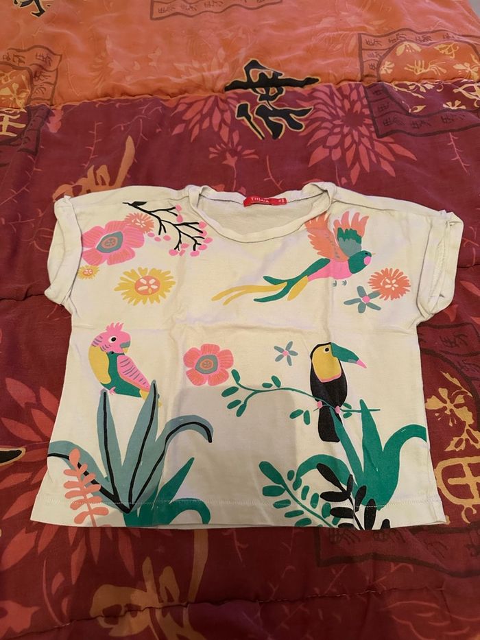 Teeshirt fille taille 4 ans🦄