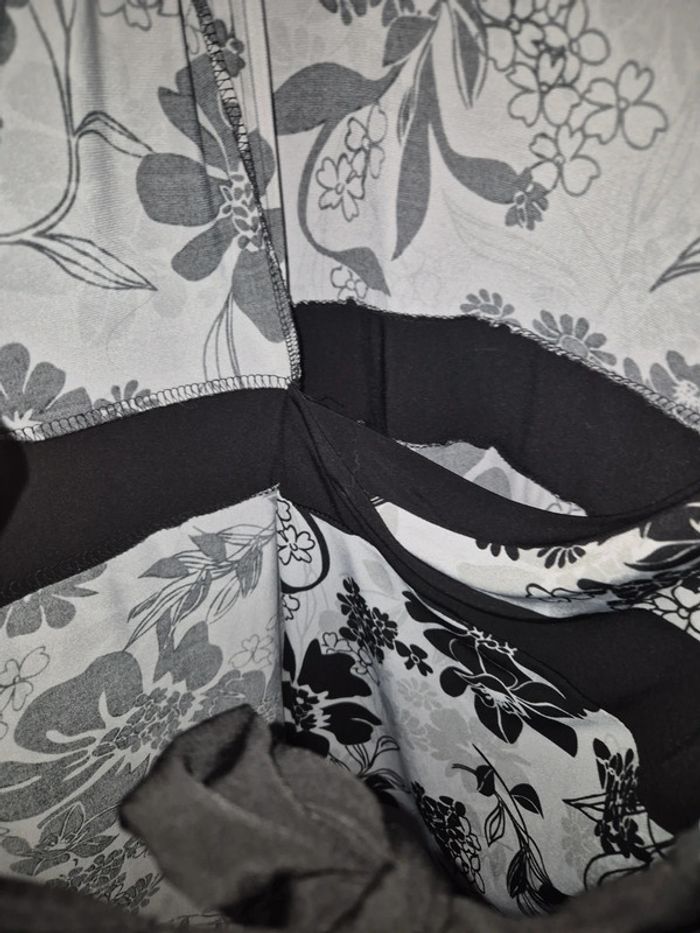 Très jolie tunique longue ou robe cache cœur à fleurs taille 44 - photo numéro 5