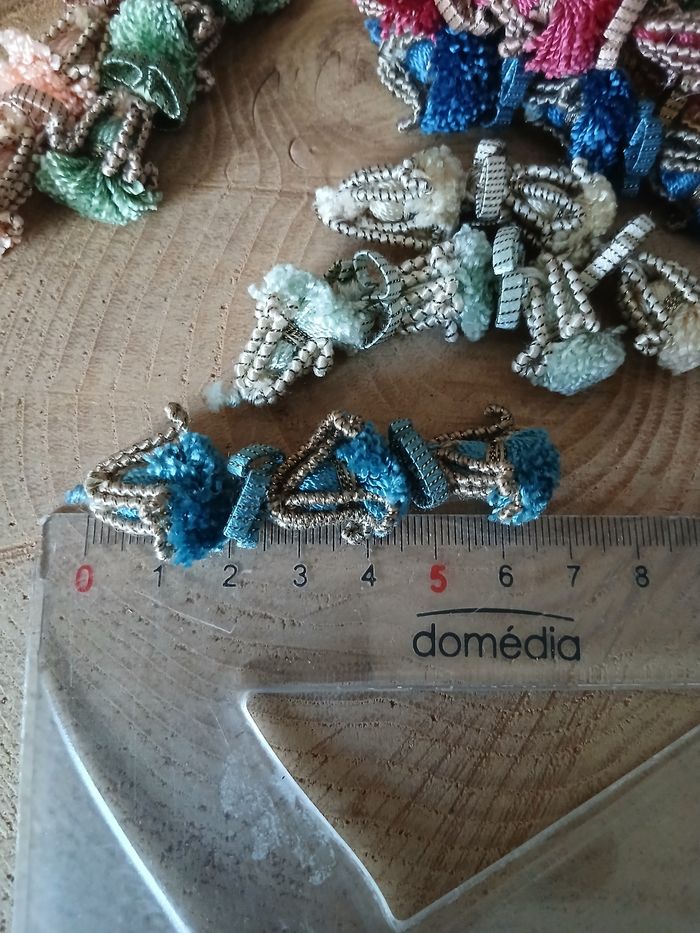 Lot de 16 glands pompons long guipure - photo numéro 2