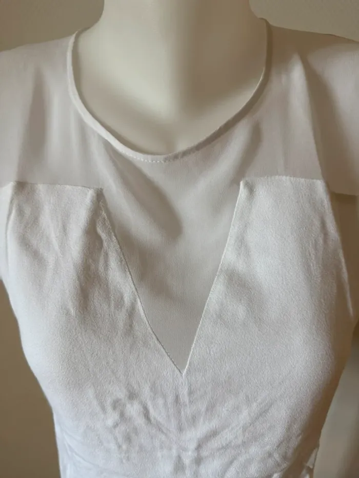 T- shirt Sandro en très bon état dos nue taille S blanc - photo numéro 3