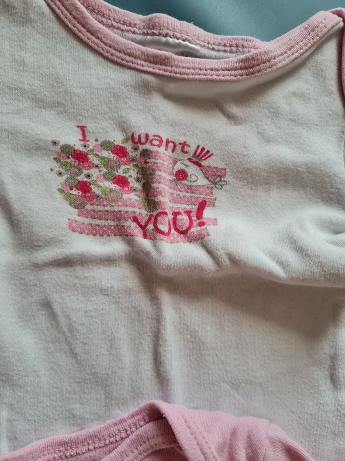 Lot bodies MC 9 mois - photo numéro 4