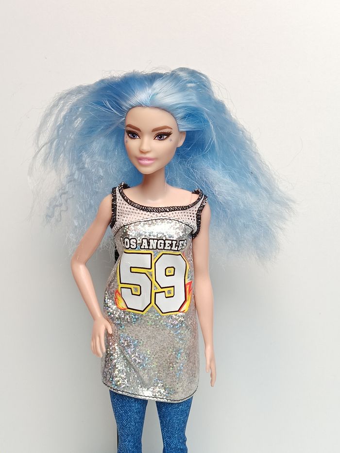 Poupée mattel barbie maillot sport cheveux bleu - photo numéro 2