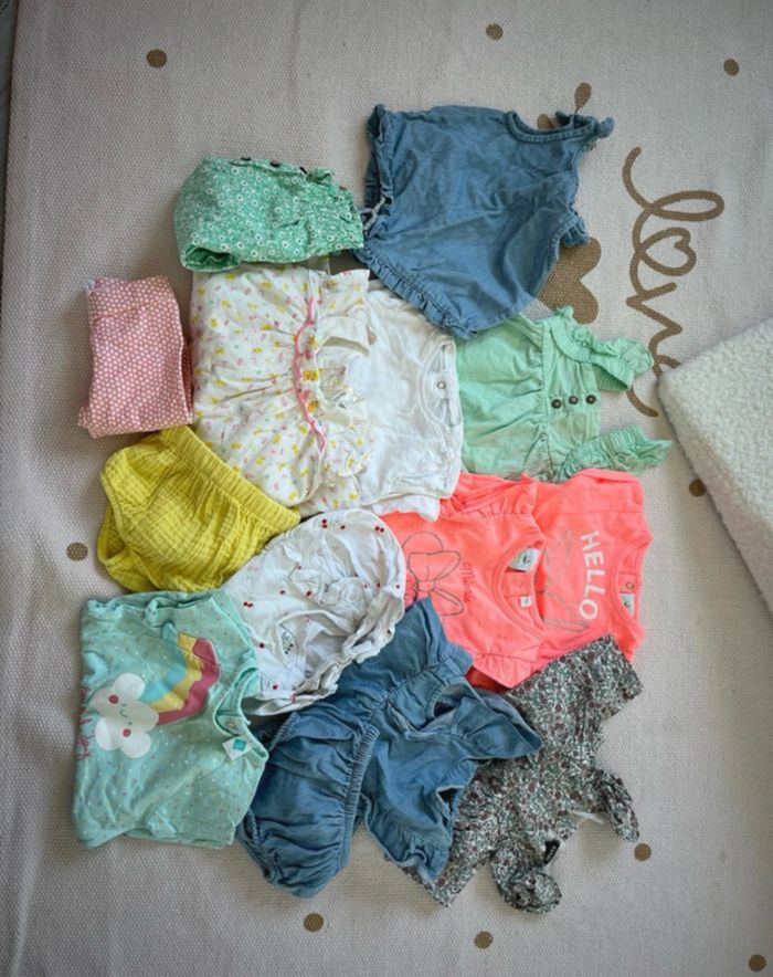 Lot de vêtements bébé fille