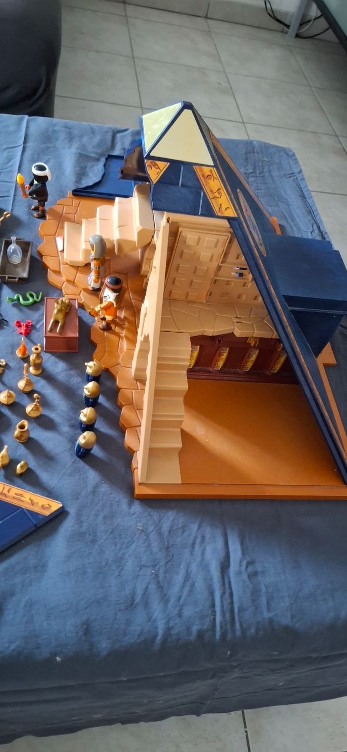 Lot Playmobil Pyramide Égyptienne avec Momies, personnages,Trésor et Accessoires - photo numéro 3