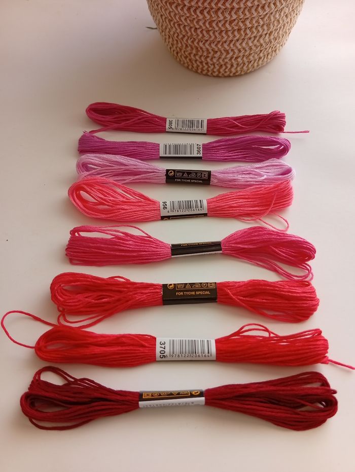 Lot 8 fils à broder ou bracelet brésilien neuf - photo numéro 1