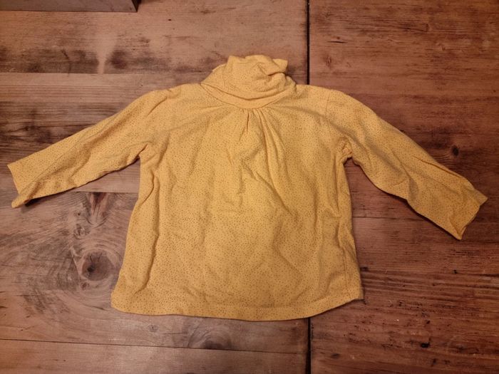 Petit pull manches longues jaune paillette