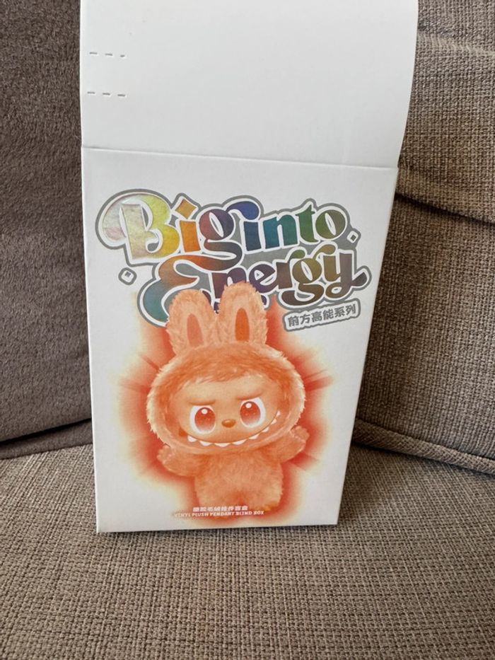 Labubu peluche