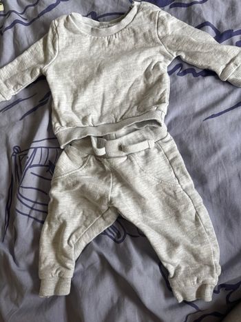 Ensemble gris taille 3 mois