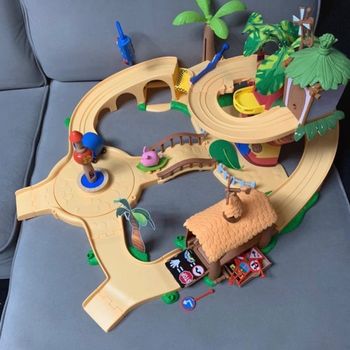 Circuit voiture jungle