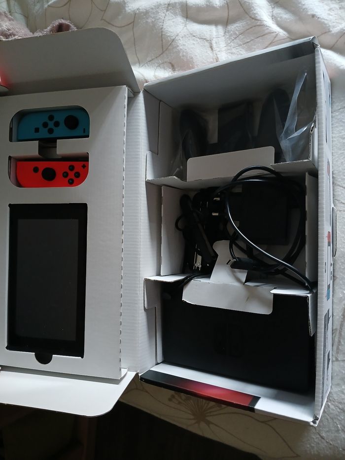 Nintendo switch - photo numéro 2