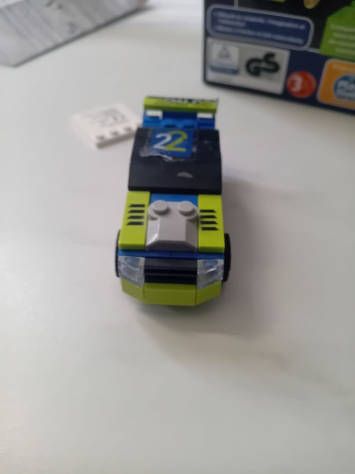Voiture a construite lego - photo numéro 4
