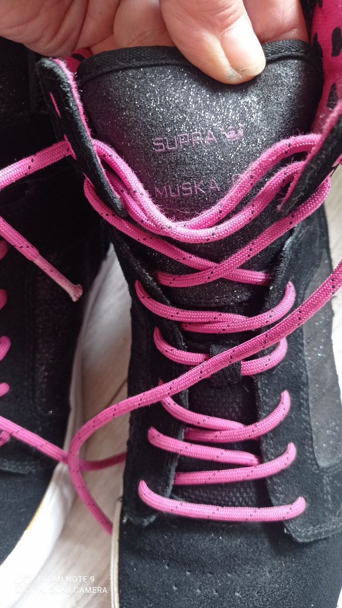 Baskets montantes noir  et rose  Supra pointure 37 très bon état - photo numéro 7