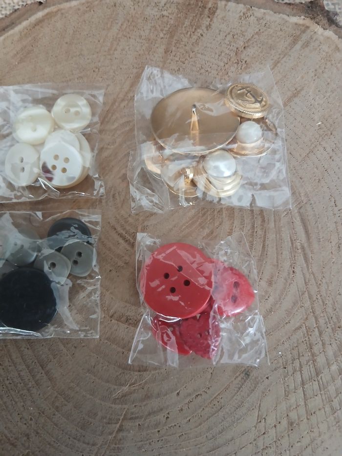 Lot de 4 sachets de boutons - photo numéro 4