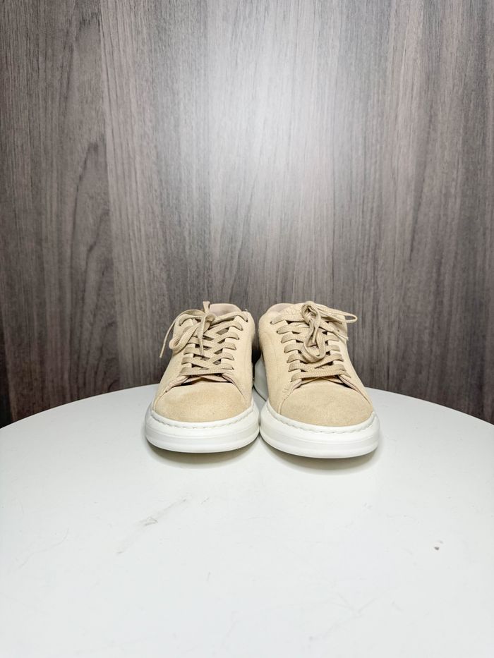 Baskets en daim beige - photo numéro 3