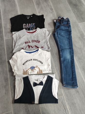 Lot de vêtements en 6 ans
