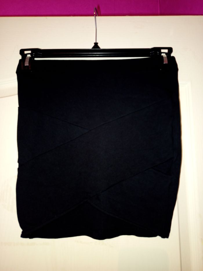 Jupe courte noire asymétrique