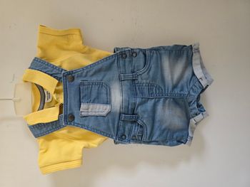 🍼 Salopette Courte en Jean Effet Usé + Polo 6 Mois