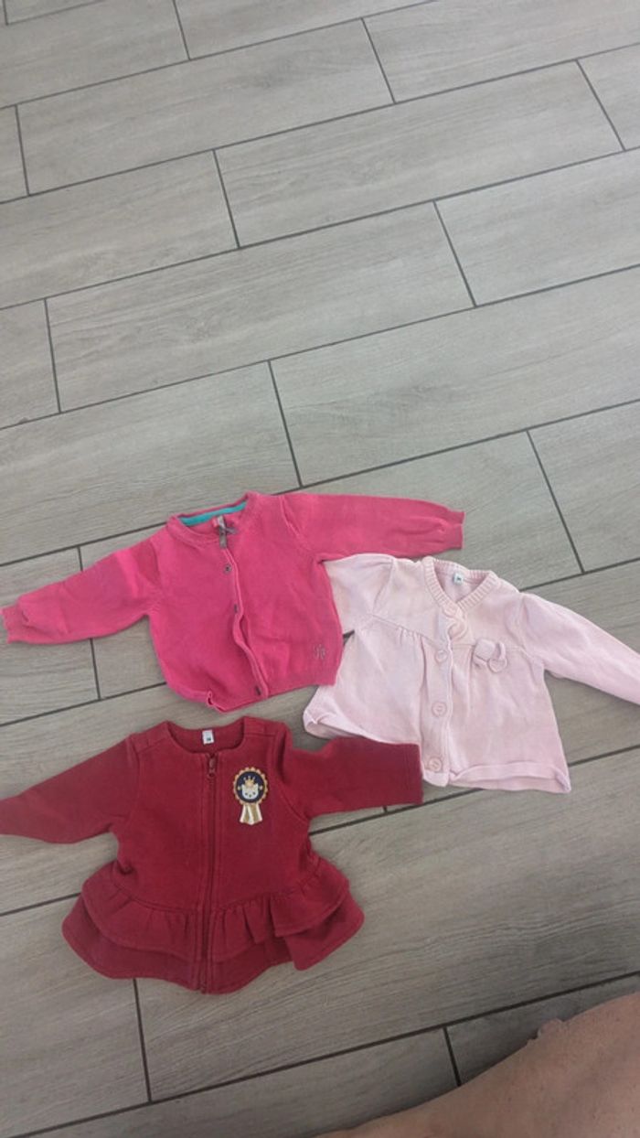Lot gilet fille 3 mois