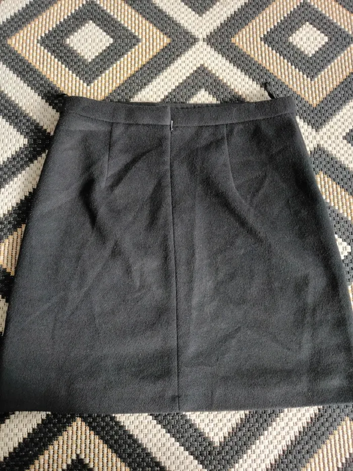 Jupe noire Esprit – Taille 40 – Neuve avec étiquette – Contient laine - photo numéro 2