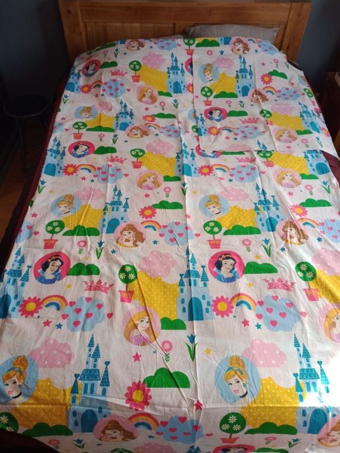 Parure de lit une personne princesses Disney petits motifs