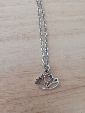 Chaine et pendentif en acier inoxydable