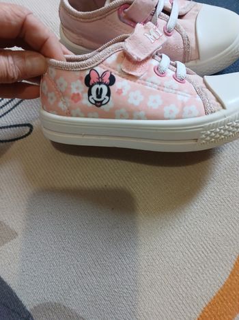 Chaussures minnie taille 23