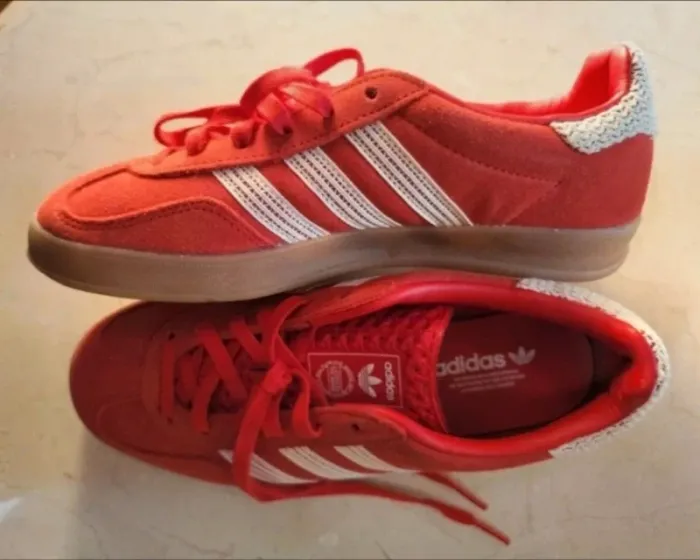 Baskets Adidas Gazelle rouges originales motif dentelle - photo numéro 5