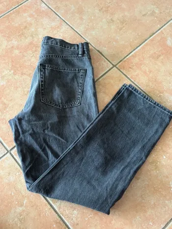 Jean gris noir uniqlo