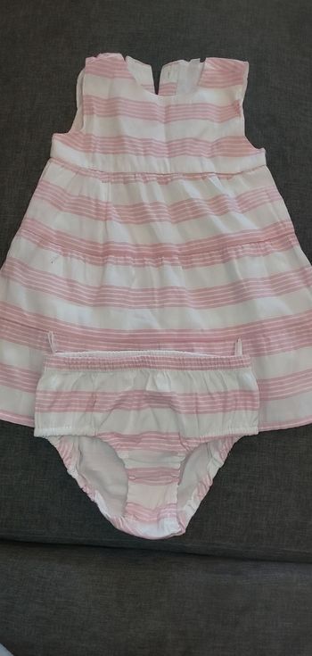 Ensemble robe et sa culotte rose et blanc