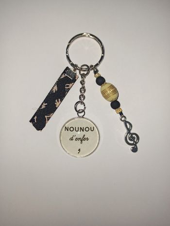 Porte clé nounou " Nounou d'enfer "