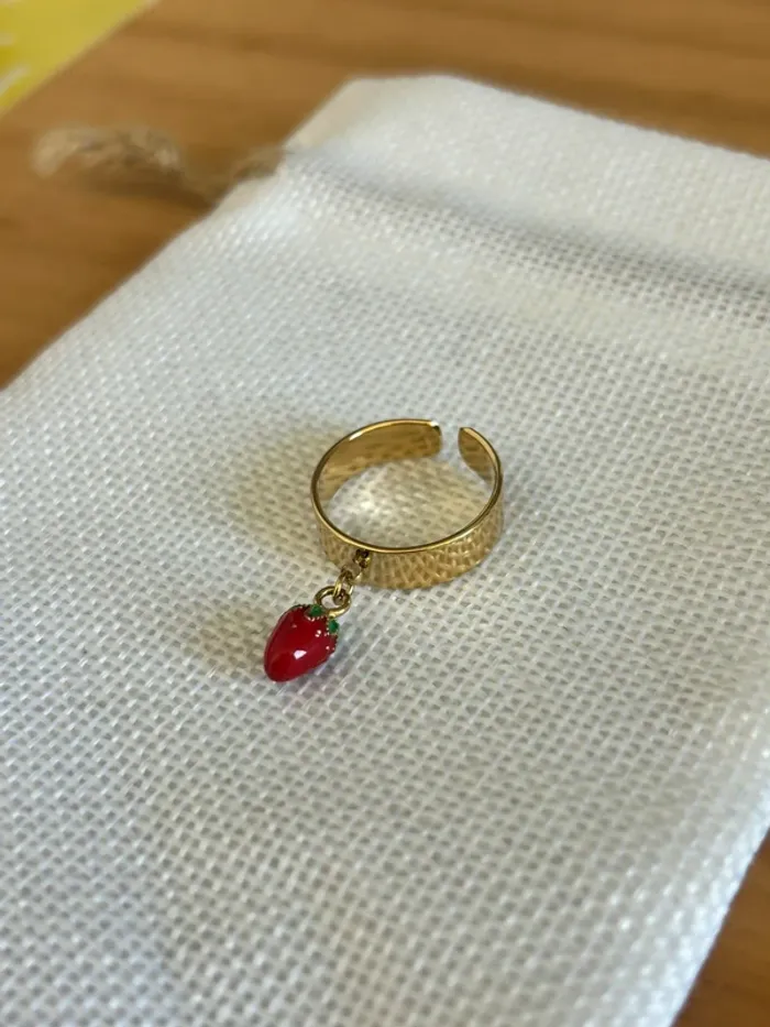 Bague fraise kawai vintage - photo numéro 8