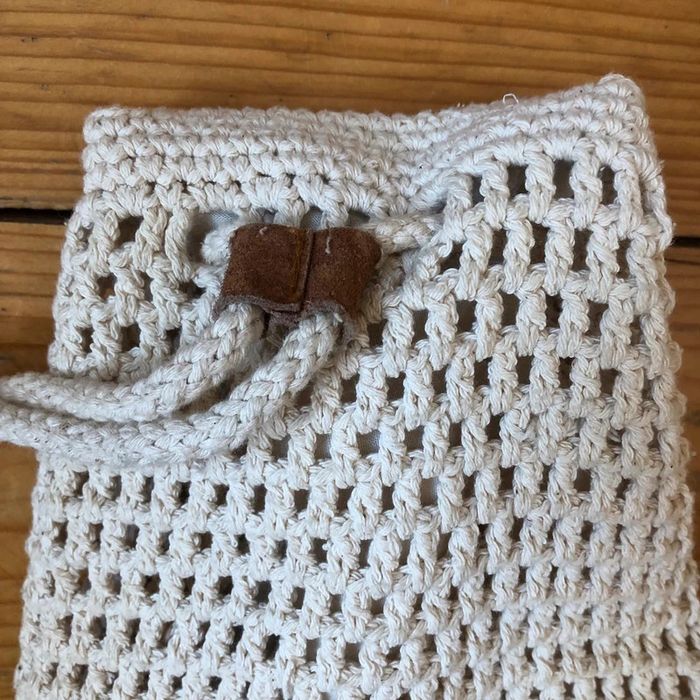 Sac en crochet bohème porté épaule - photo numéro 5