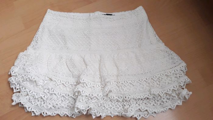 H&M - Jupe en dentelle taille 38 - photo numéro 2