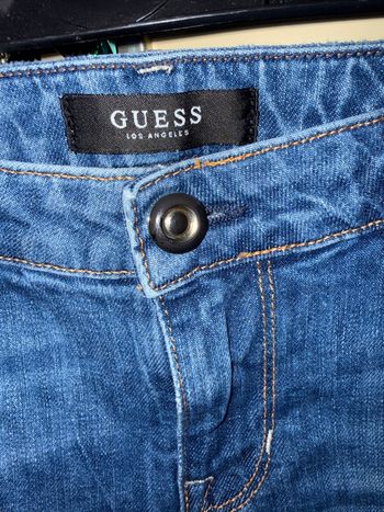 Jean brodé Guess