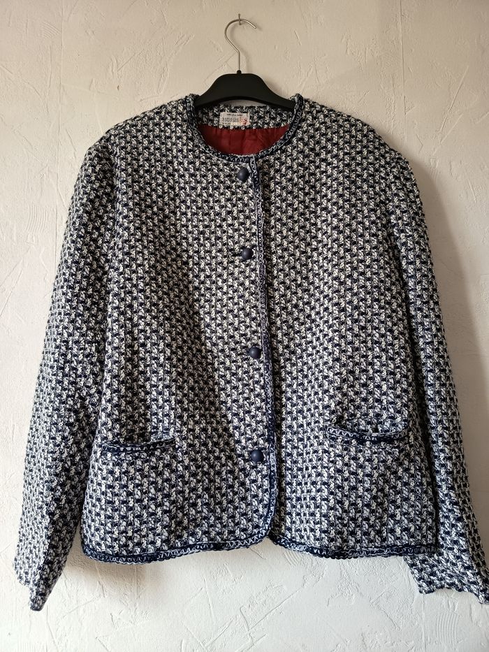 Veste tailleur femme. - photo numéro 2